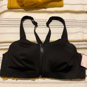 Victoria’s Secret sports bra 36C